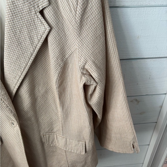 Susan Graver Women's Beige textures Blazer in size large. Great condition! - Picture 11 of 13